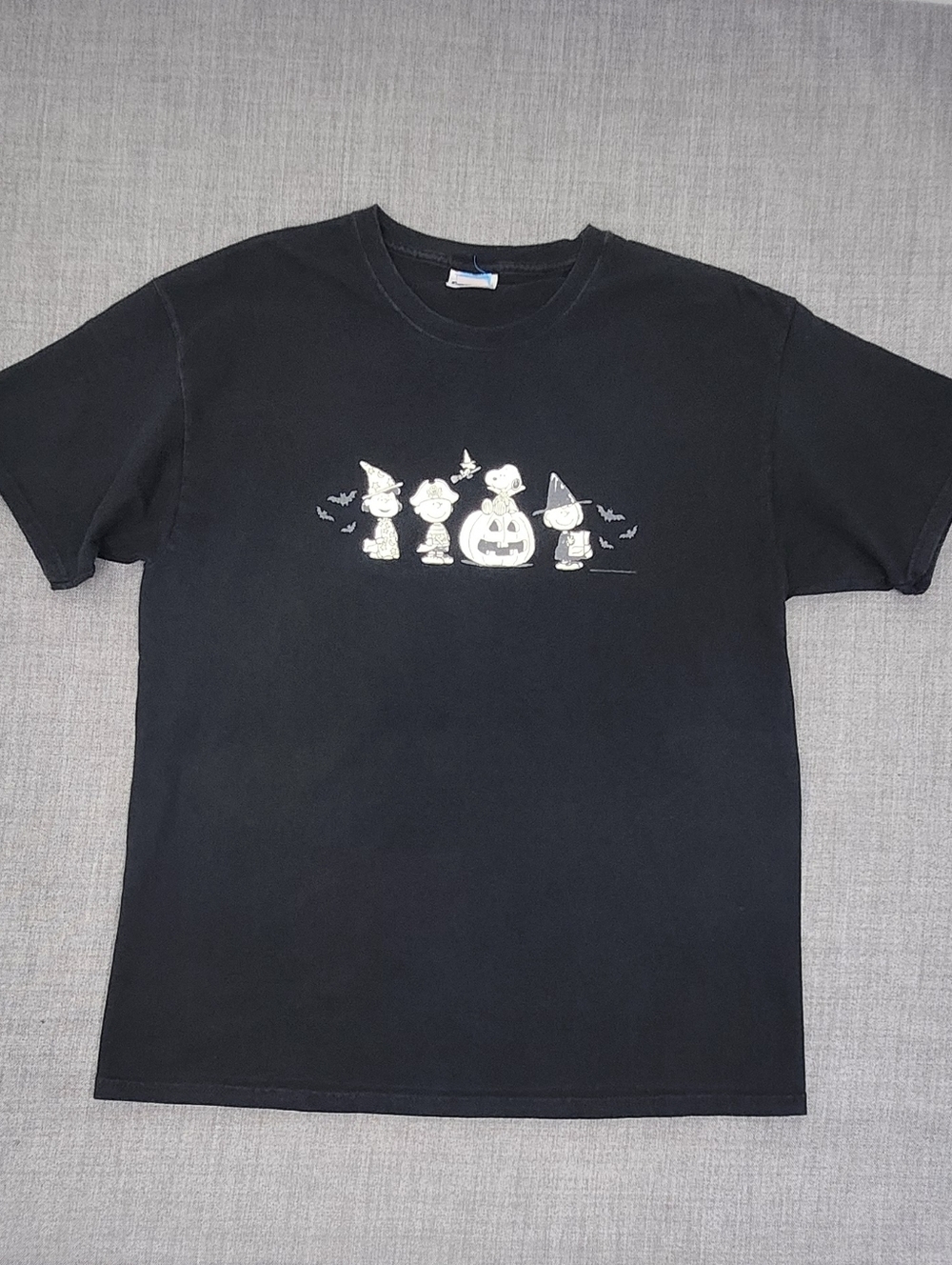 Peanuts Snoopy Hanes HeavyWeight Glow In The Dark Print 100%Cotton. Large